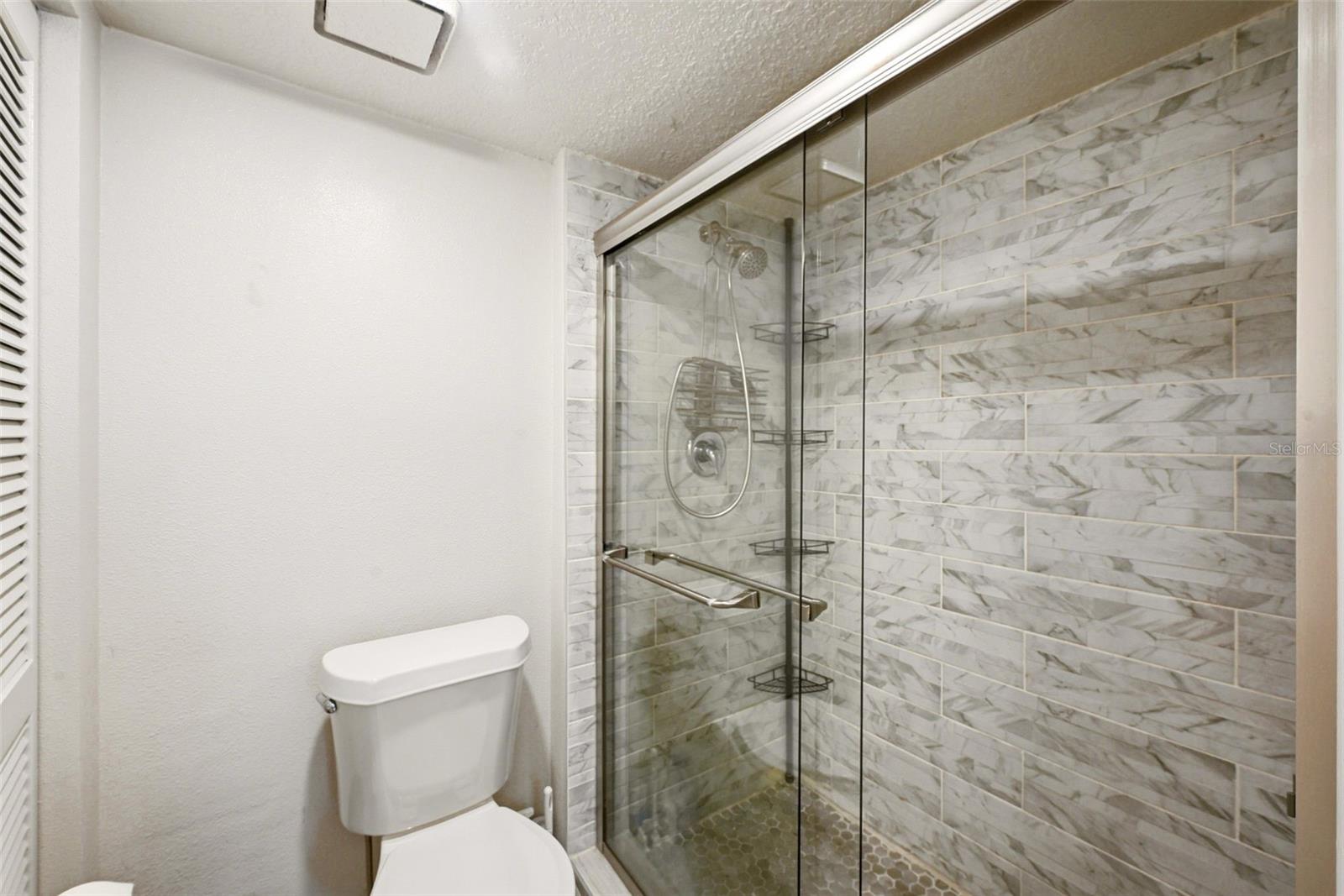5195 Vineland Rd #b102 Property Photo 23