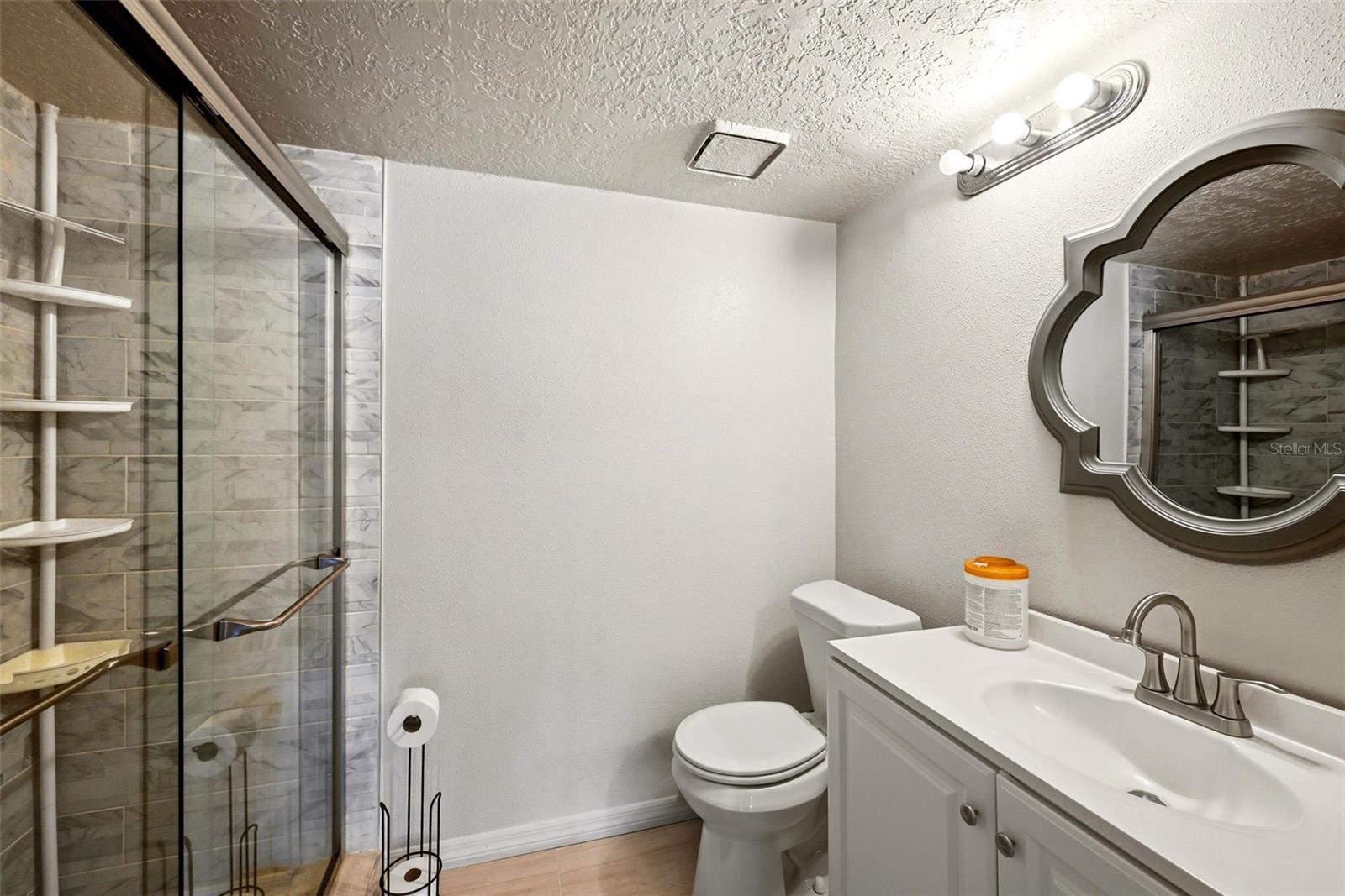 5195 Vineland Rd #b102 Property Photo 24
