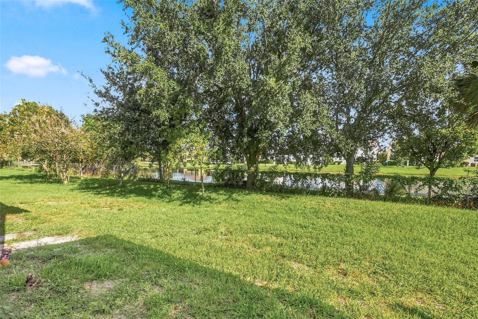 5195 Vineland Rd #b102 Property Photo 31