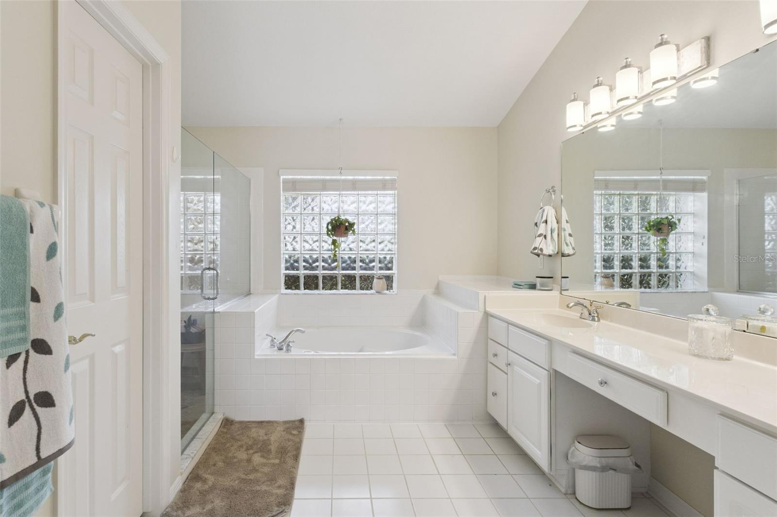 14313 Roxshire Dr Property Photo 25