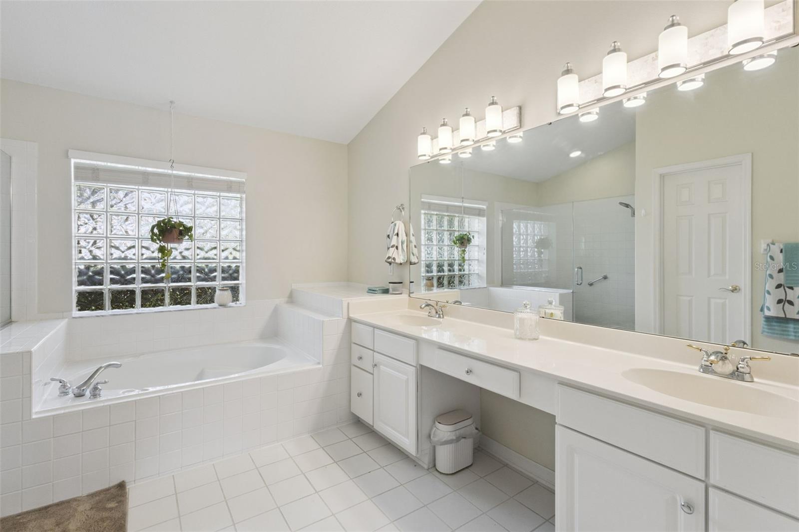 14313 Roxshire Dr Property Photo 26