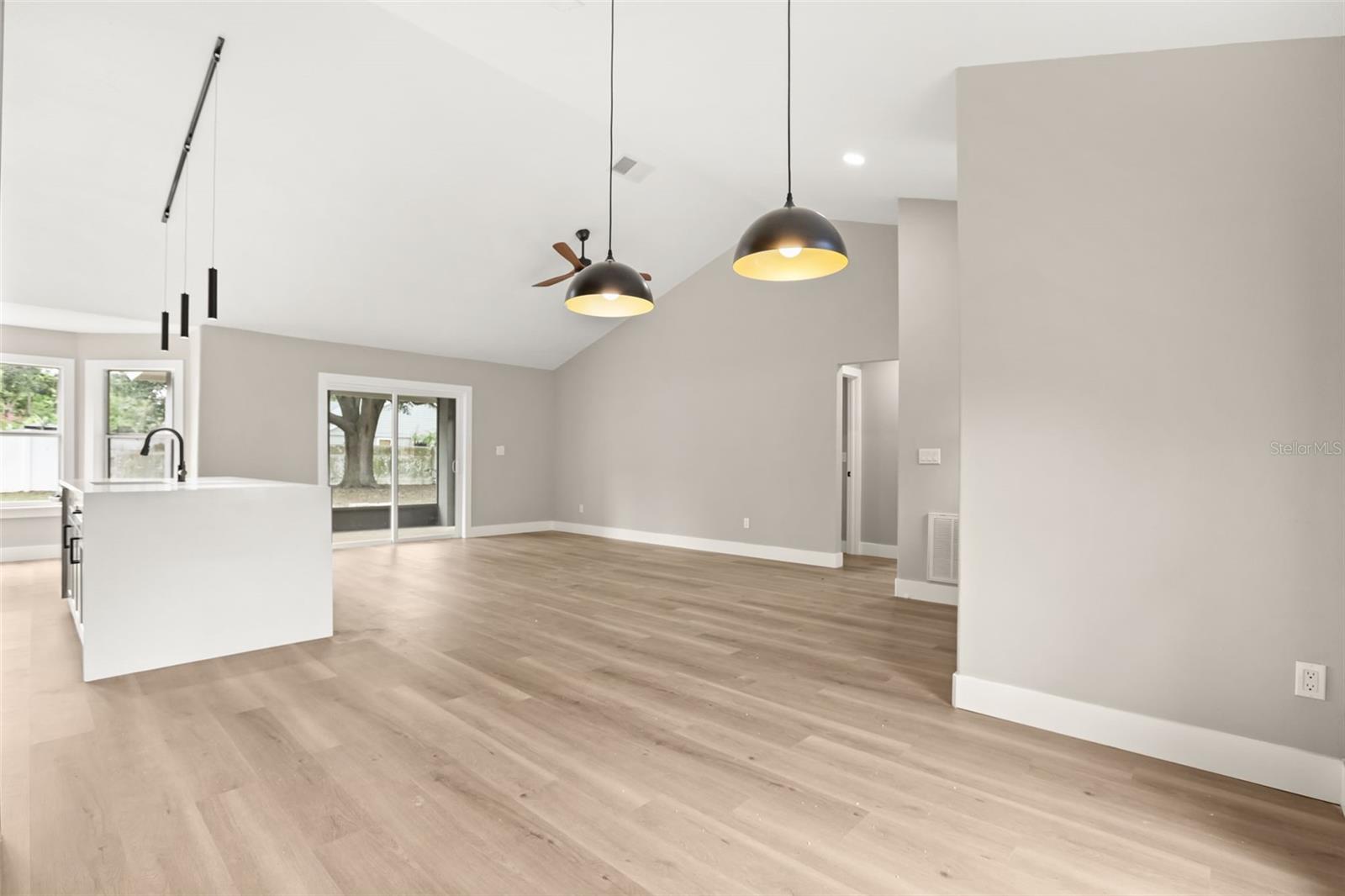 13031 Scottish Pine Ln Property Photo 4