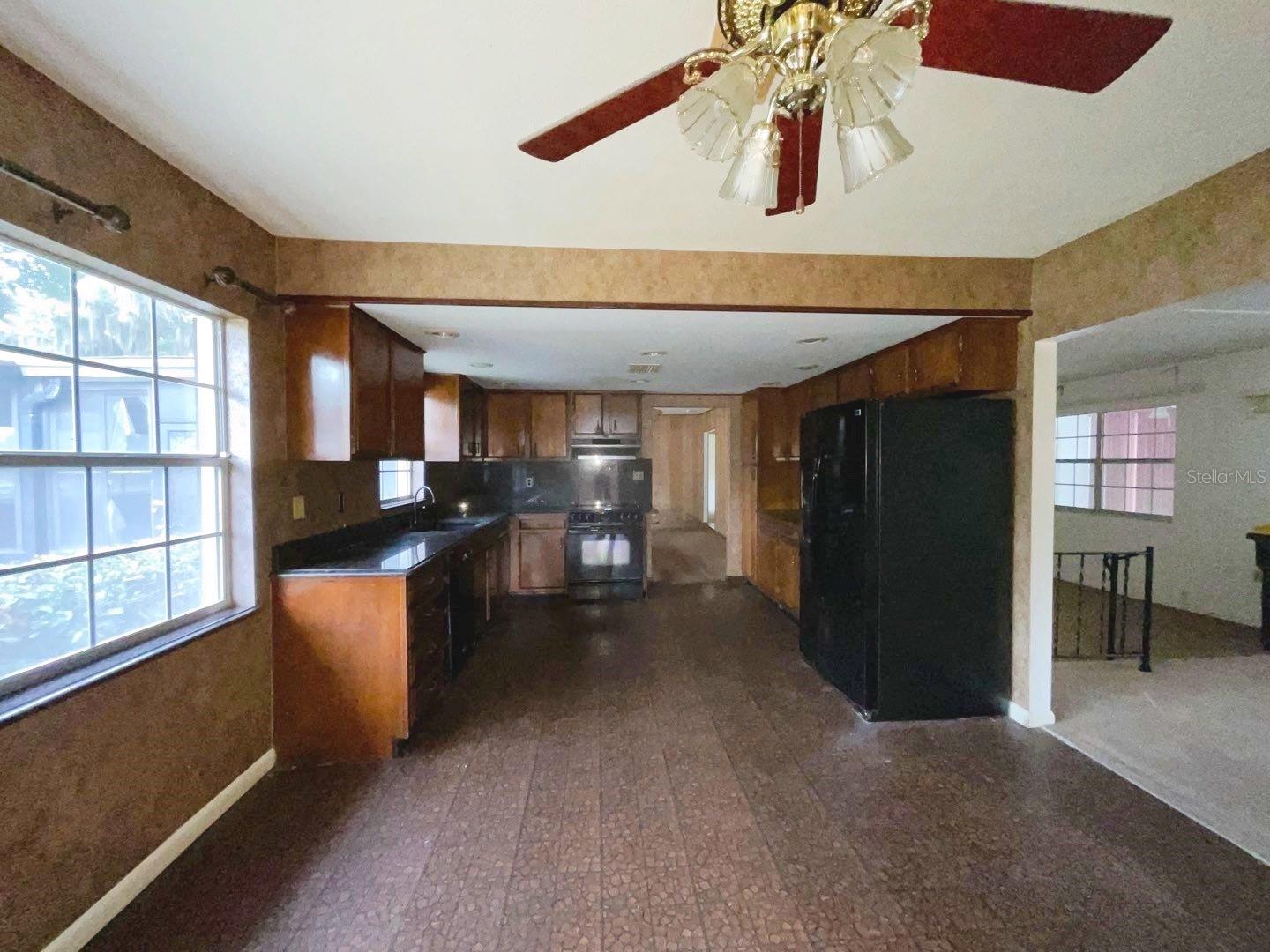 603 W Ocala St Property Photo 2