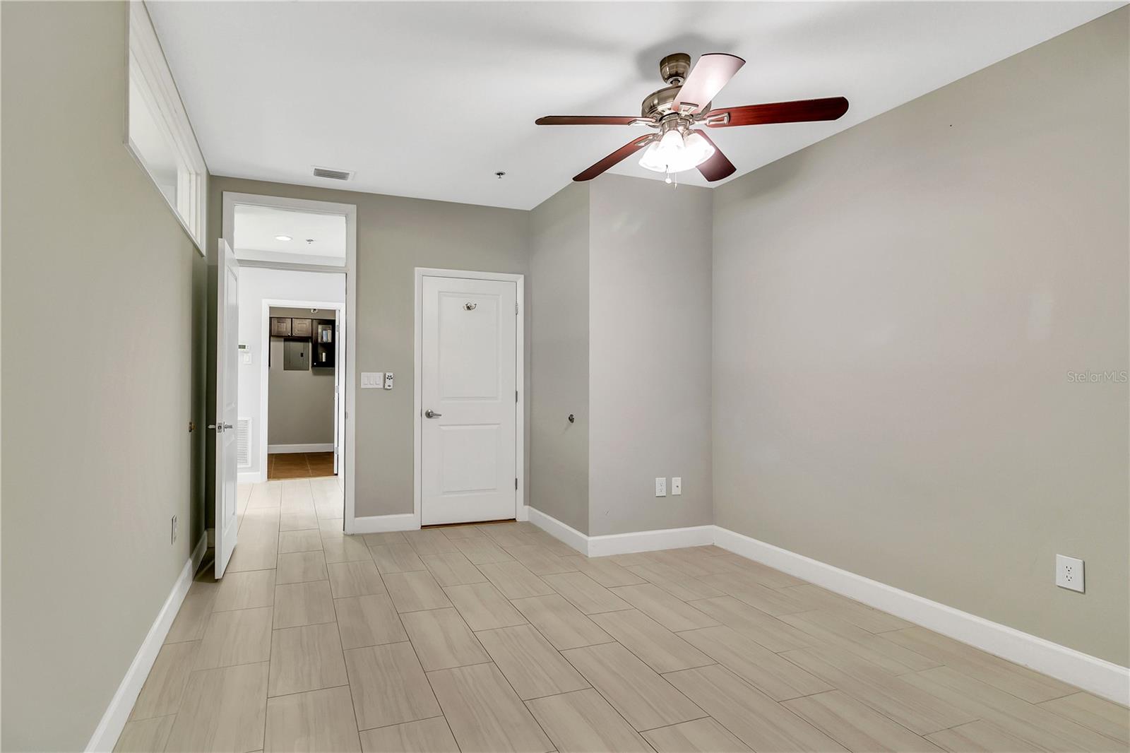 151 E Washington St #5b Property Photo 20