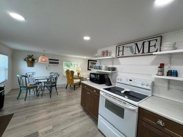 1357 Lakeshore Dr Property Photo 6