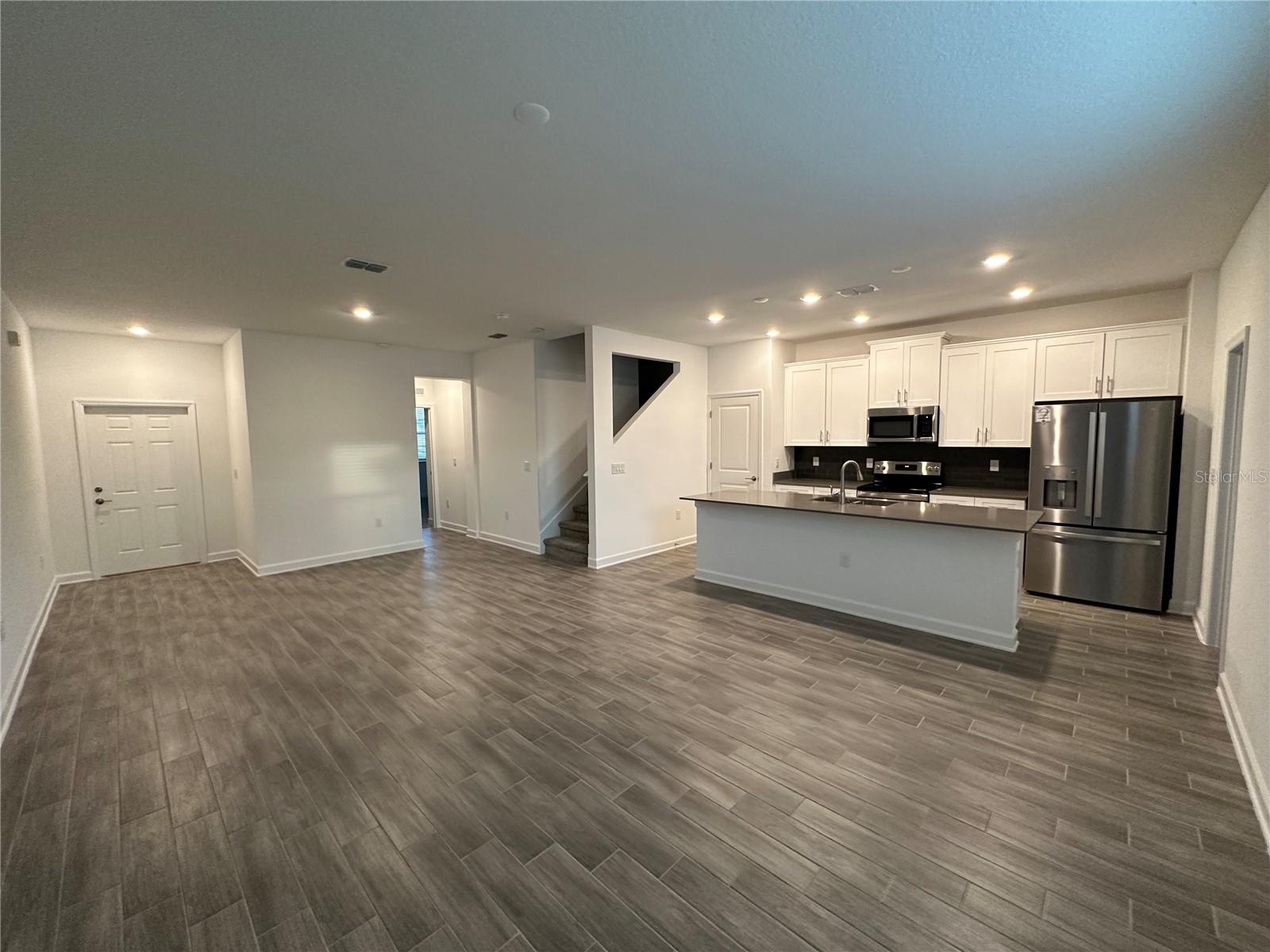 3068 Addison Blvd Property Photo 3