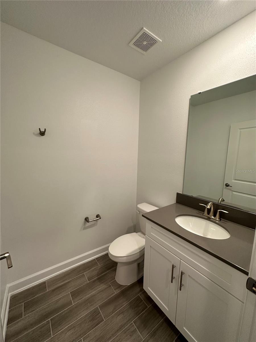 3068 Addison Blvd Property Photo 4