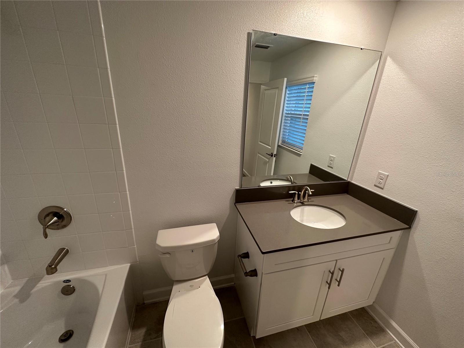 3068 Addison Blvd Property Photo 13