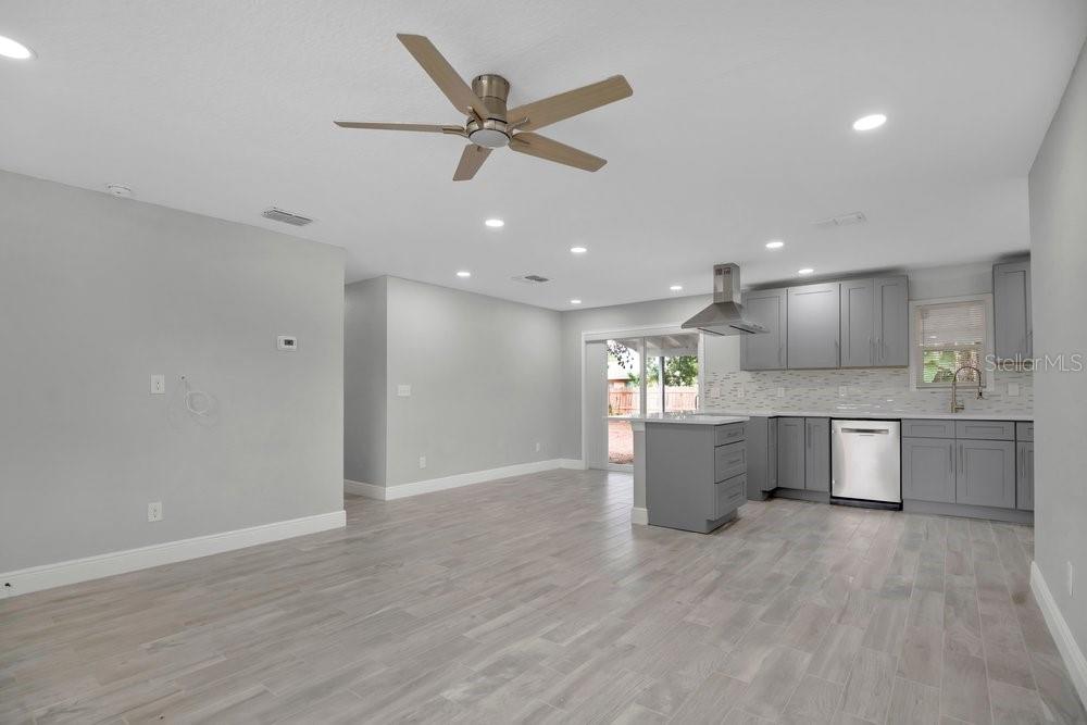 2115 Messina Ave Property Photo 6