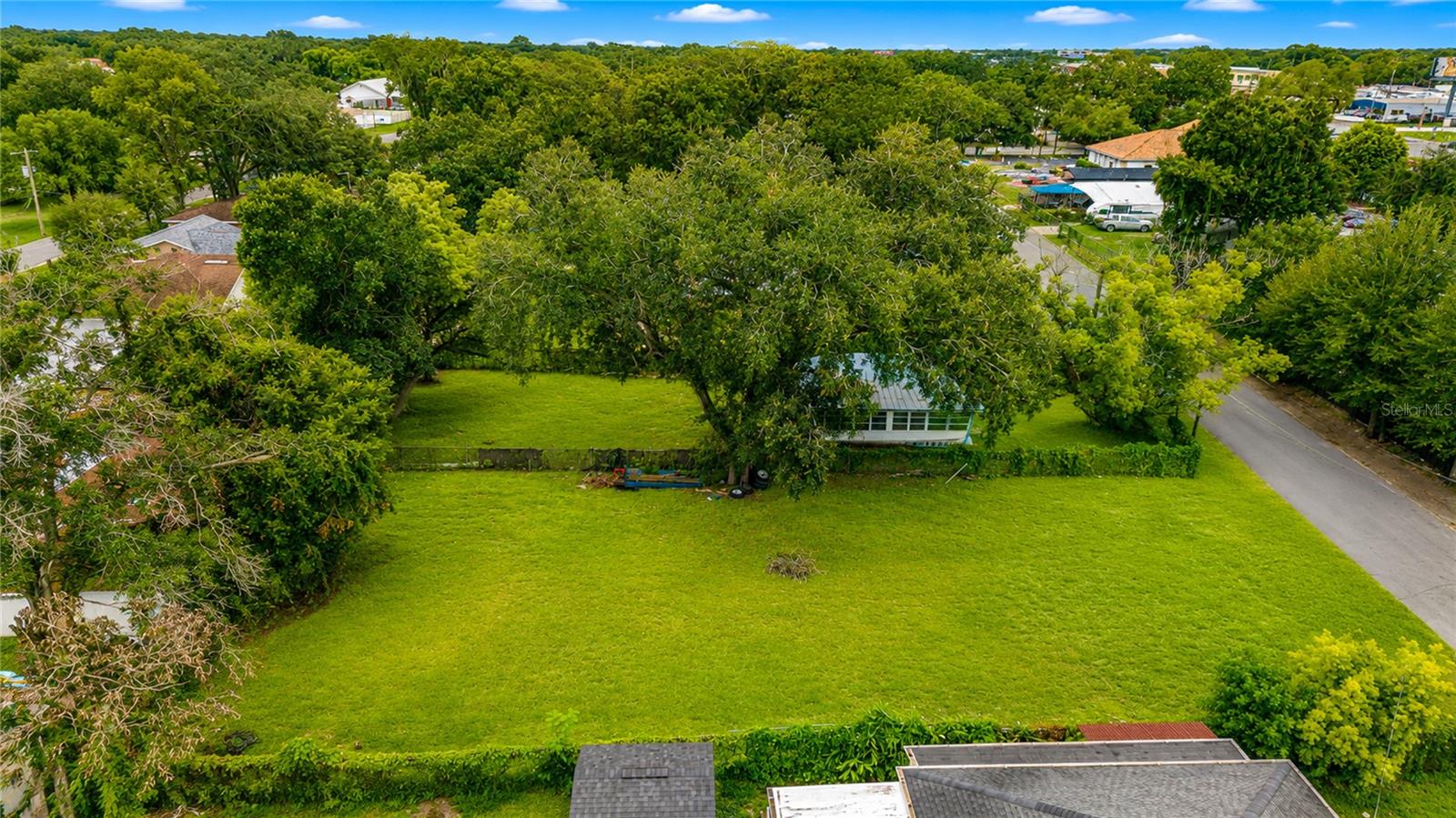 2743 Lucille St Property Photo 4