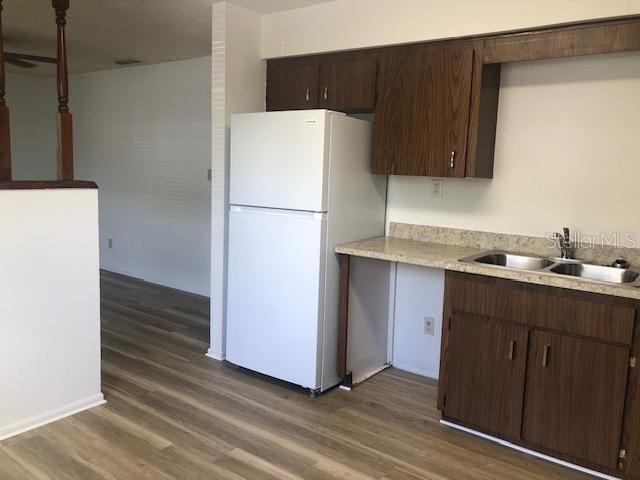 1175 W 16th St #b Property Photo 7