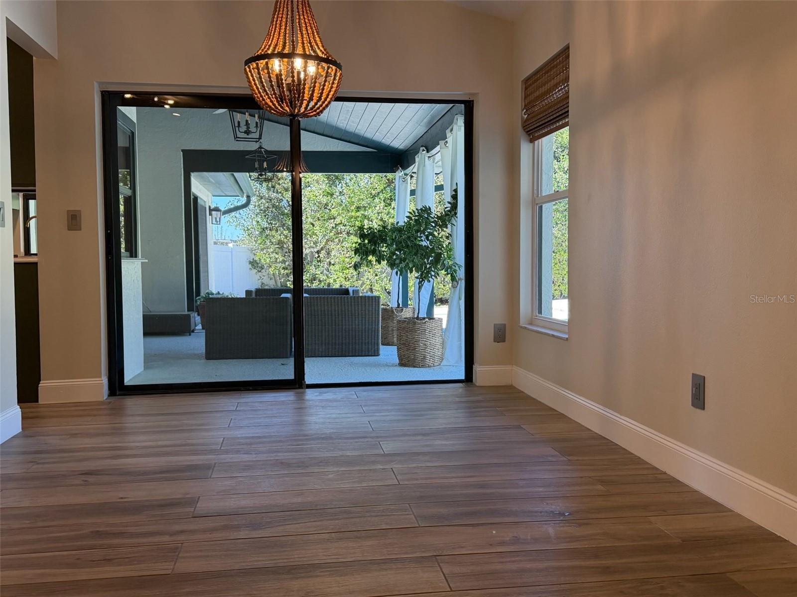9115 Bay Side Ct Property Photo 6