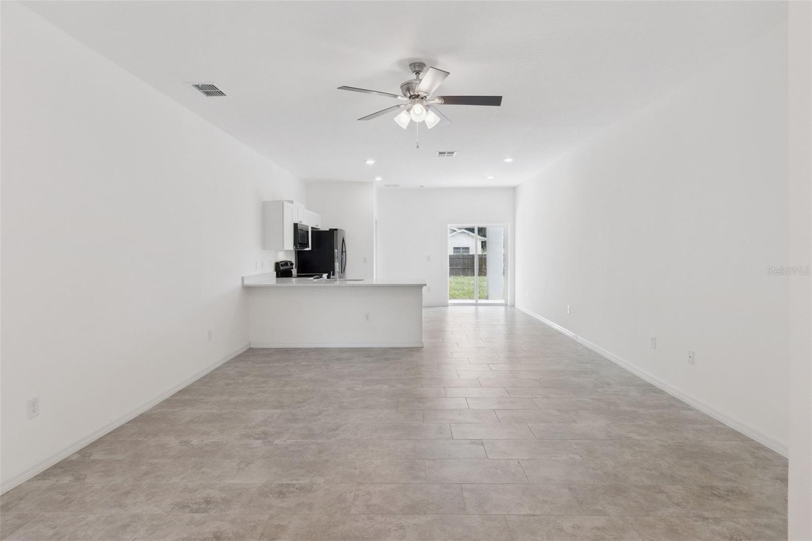 1810 Dunbar St Property Photo 5