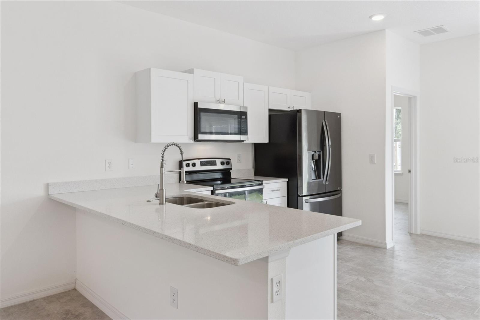 1810 Dunbar St Property Photo 8