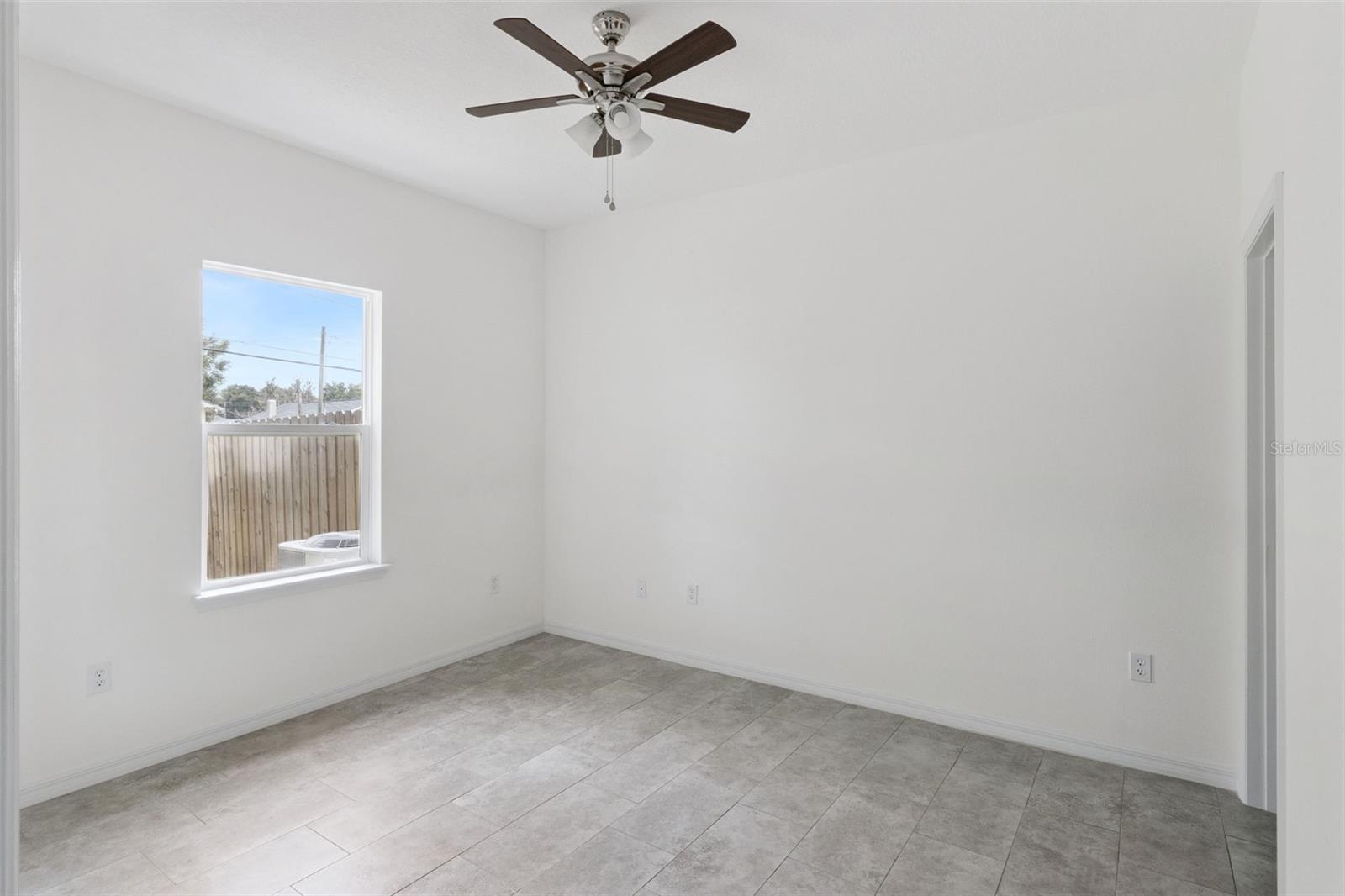 1810 Dunbar St Property Photo 23