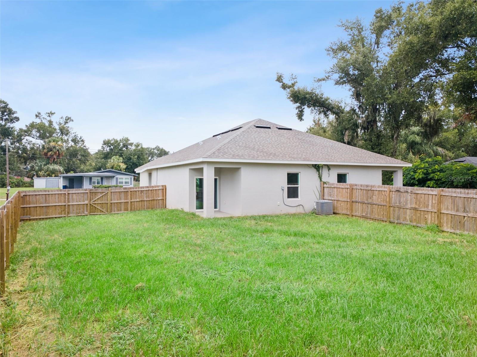 1810 Dunbar St Property Photo 30