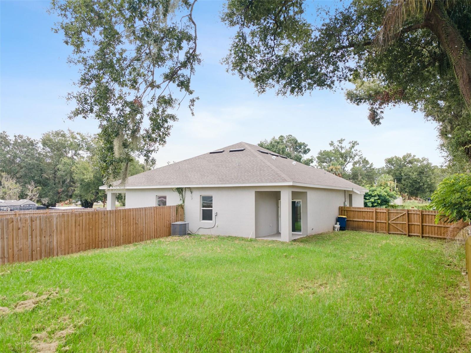 1810 Dunbar St Property Photo 31