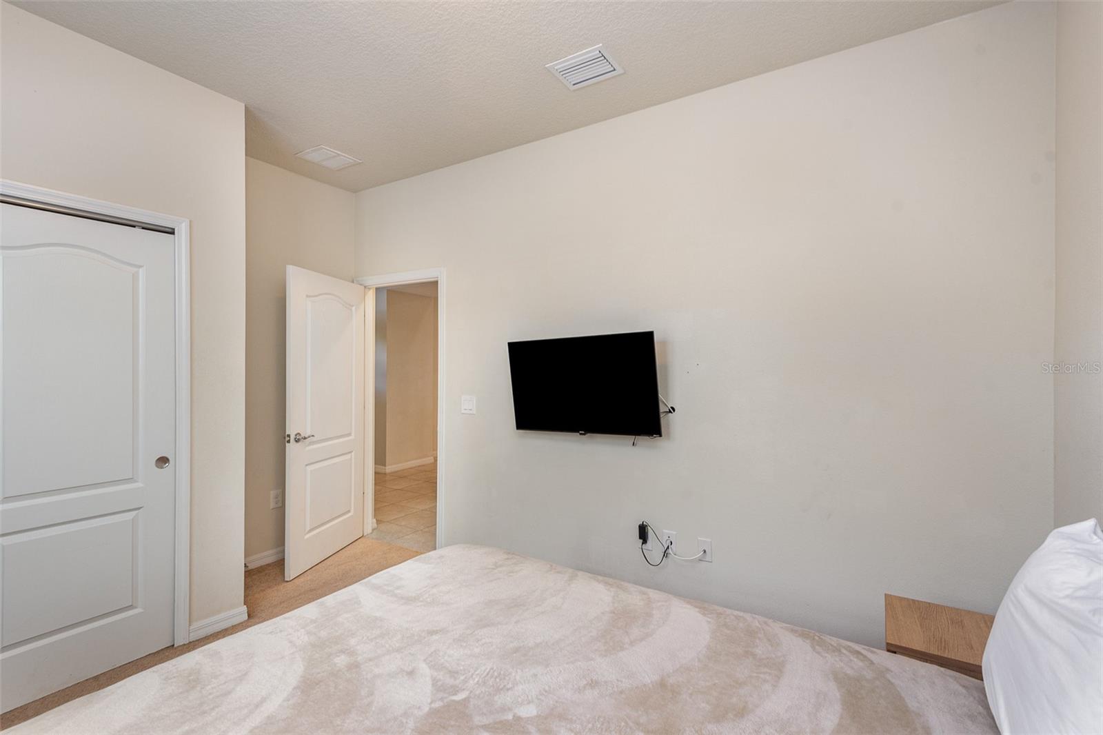 9025 Rhodes St Property Photo 28