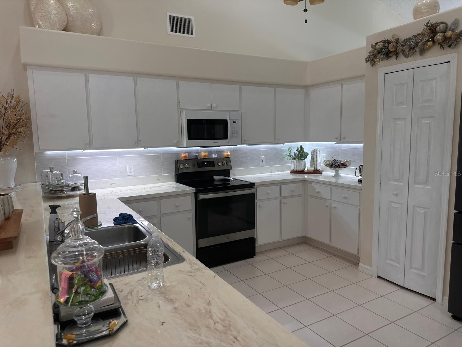 2723 Sunset Dr Property Photo 21