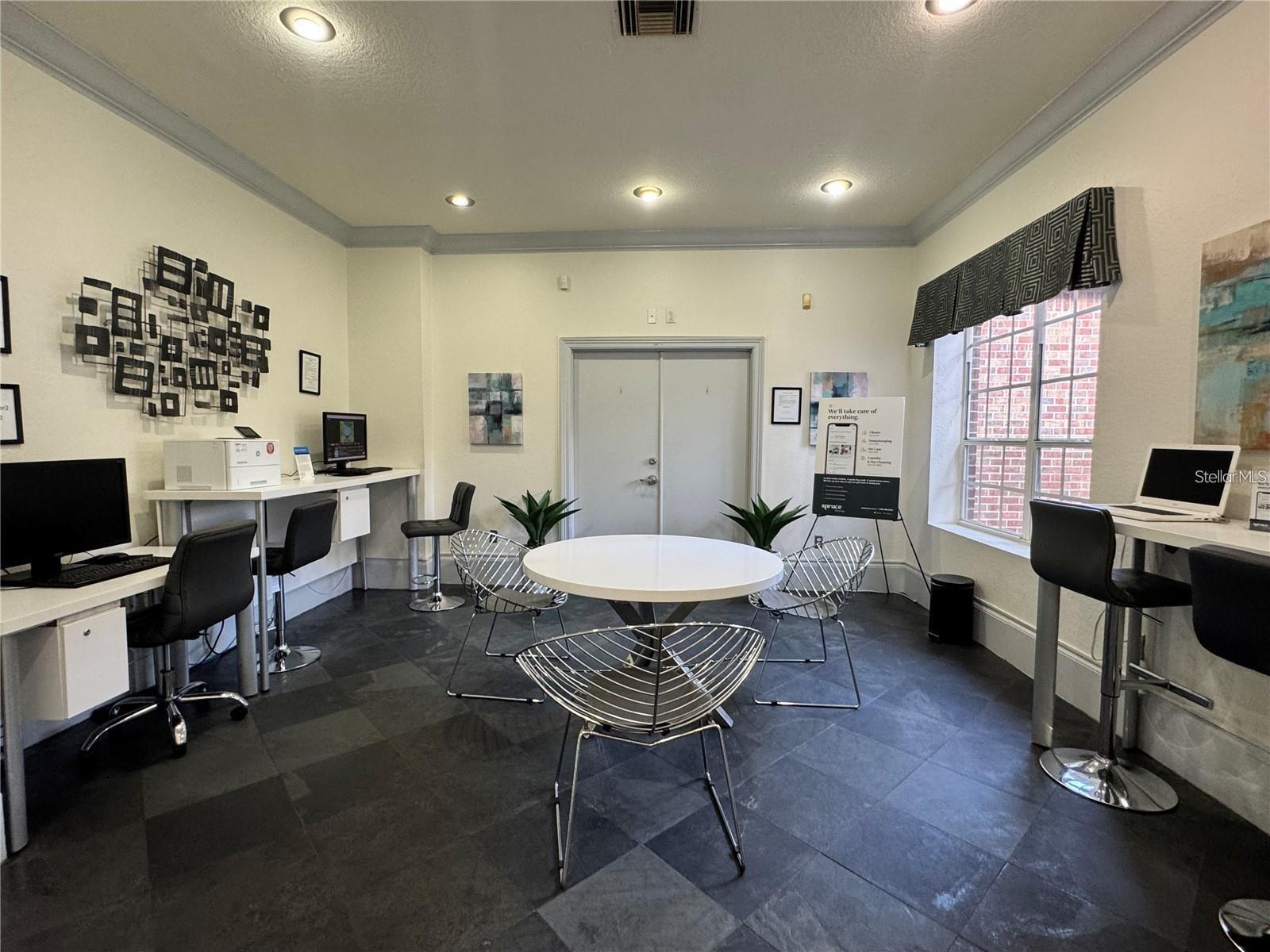 O6430867 Property Photo 24