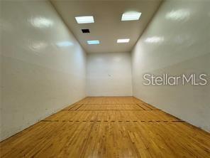 O6430867 Property Photo 30