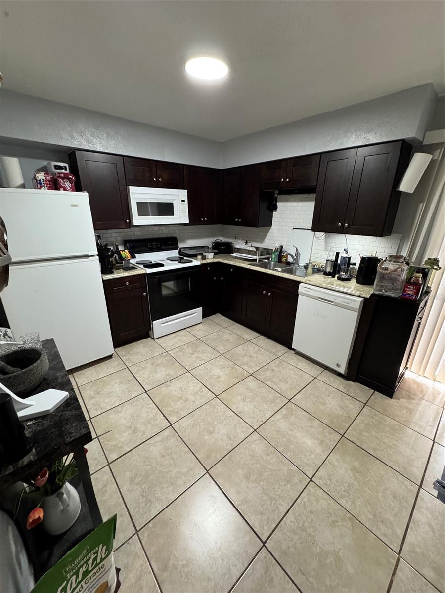 4003 Woodfern Dr #c2 Property Photo 2