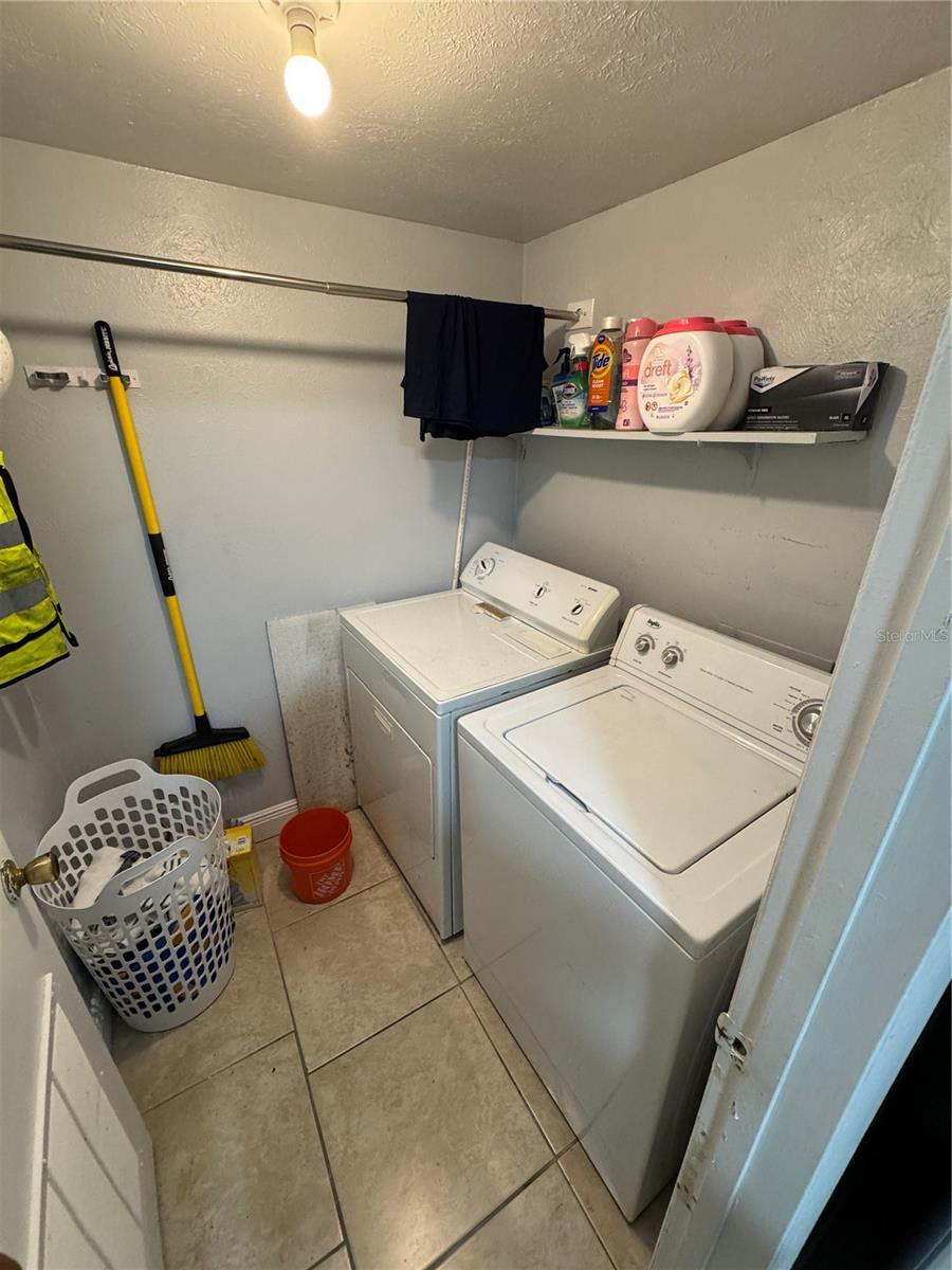 4003 Woodfern Dr #c2 Property Photo 4