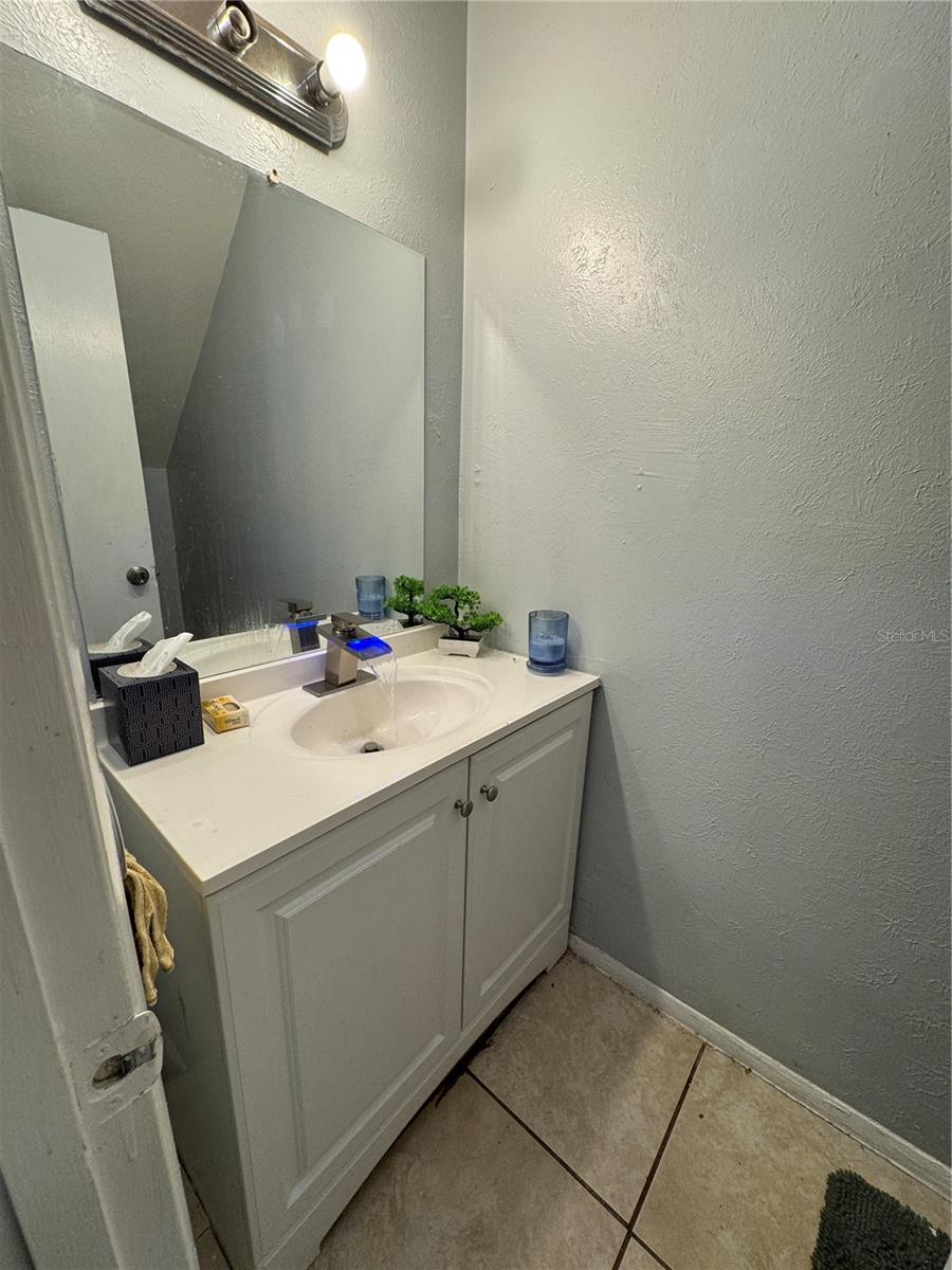 4003 Woodfern Dr #c2 Property Photo 5