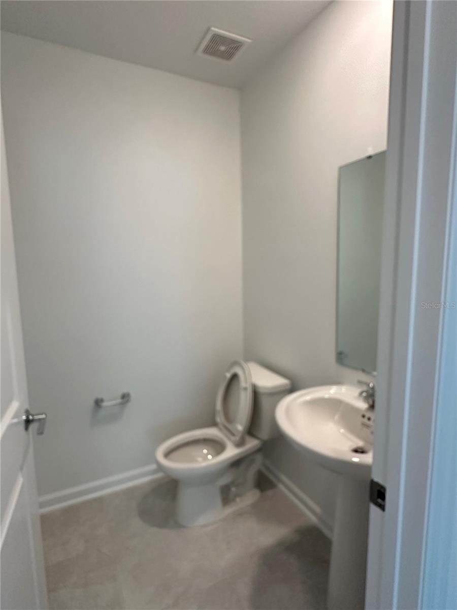 4039 Ambrose Ave Property Photo 10