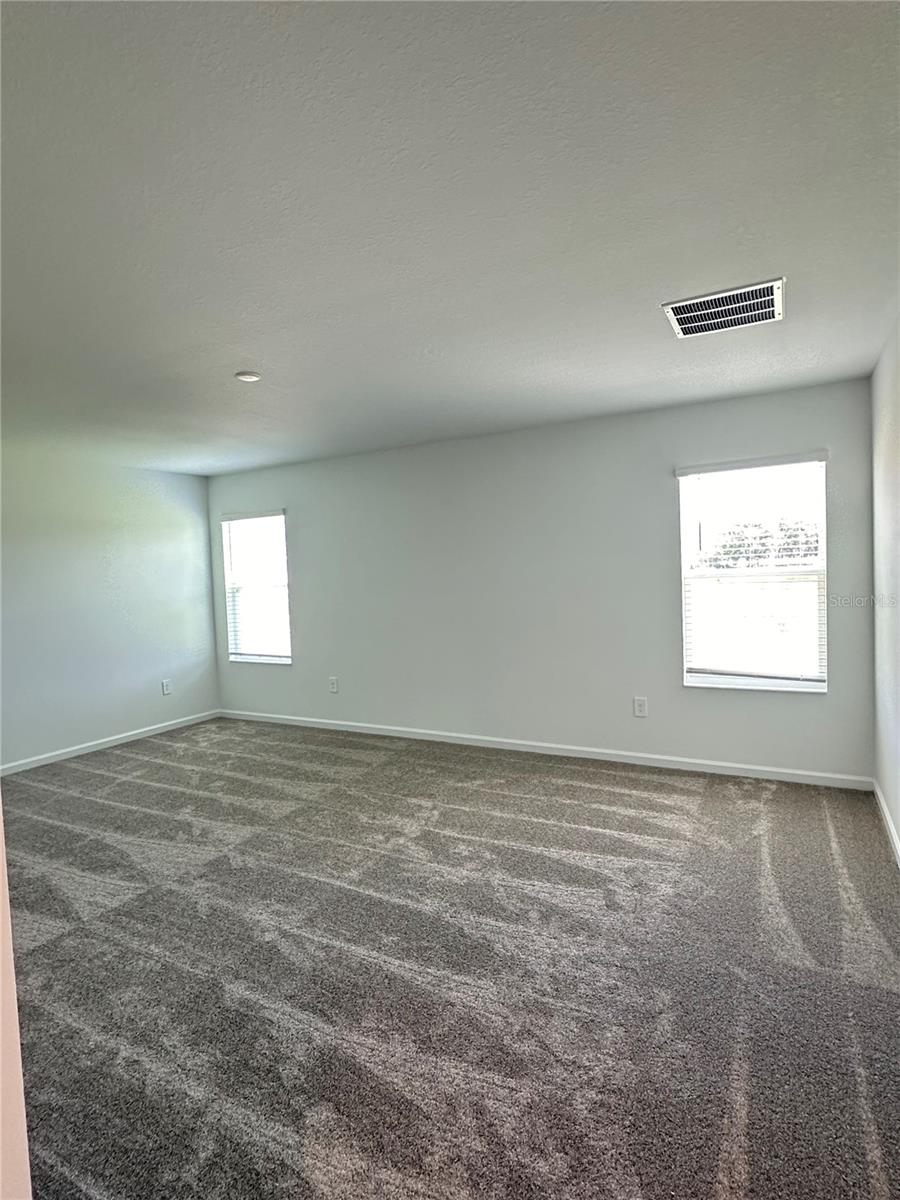 4039 Ambrose Ave Property Photo 11