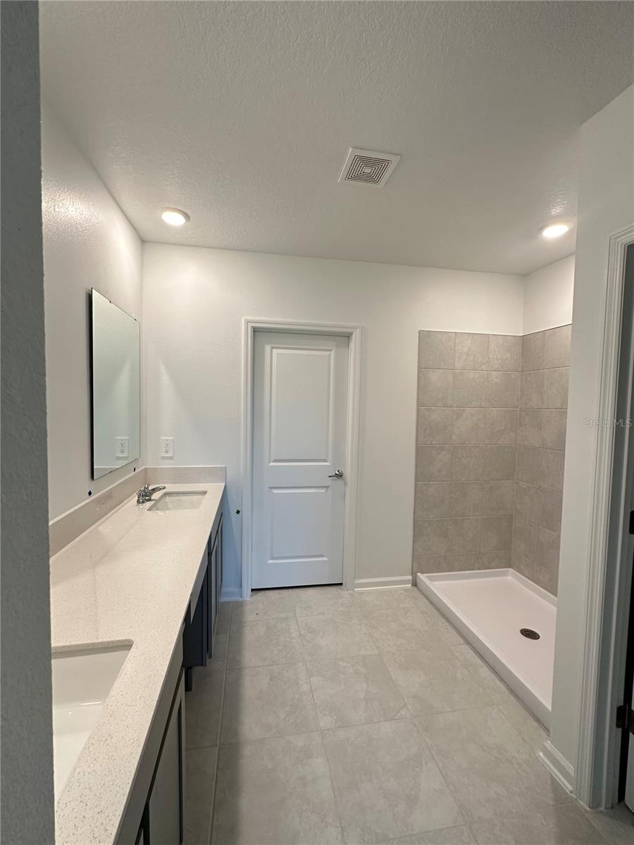 4039 Ambrose Ave Property Photo 17