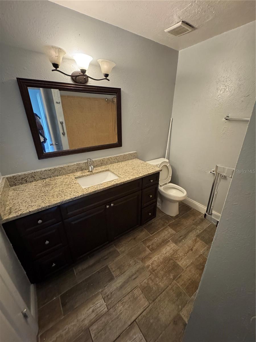 3976 Crayrich Cir #c1 Property Photo 9