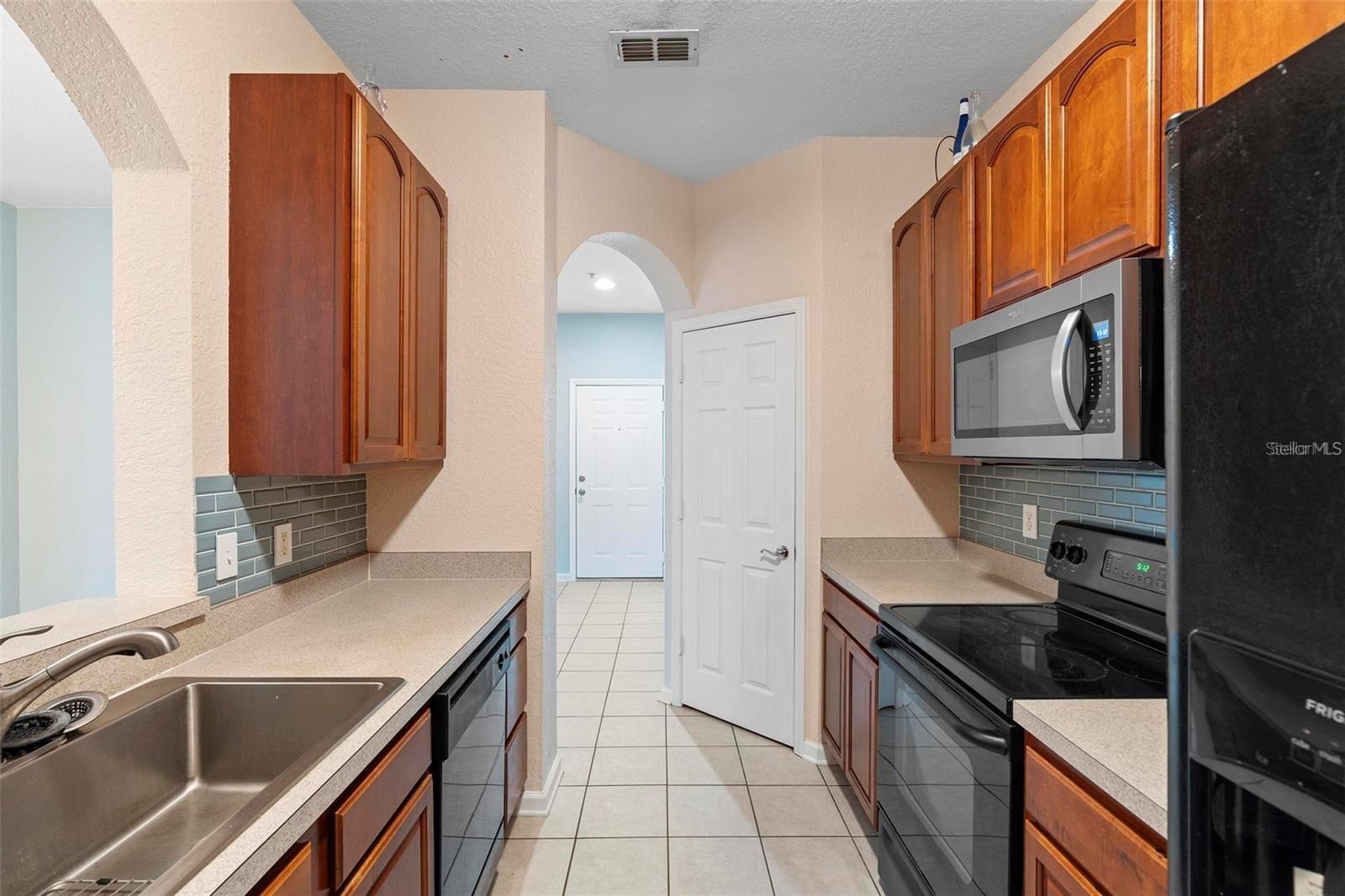 6265 Contessa Dr #210 Property Photo 10