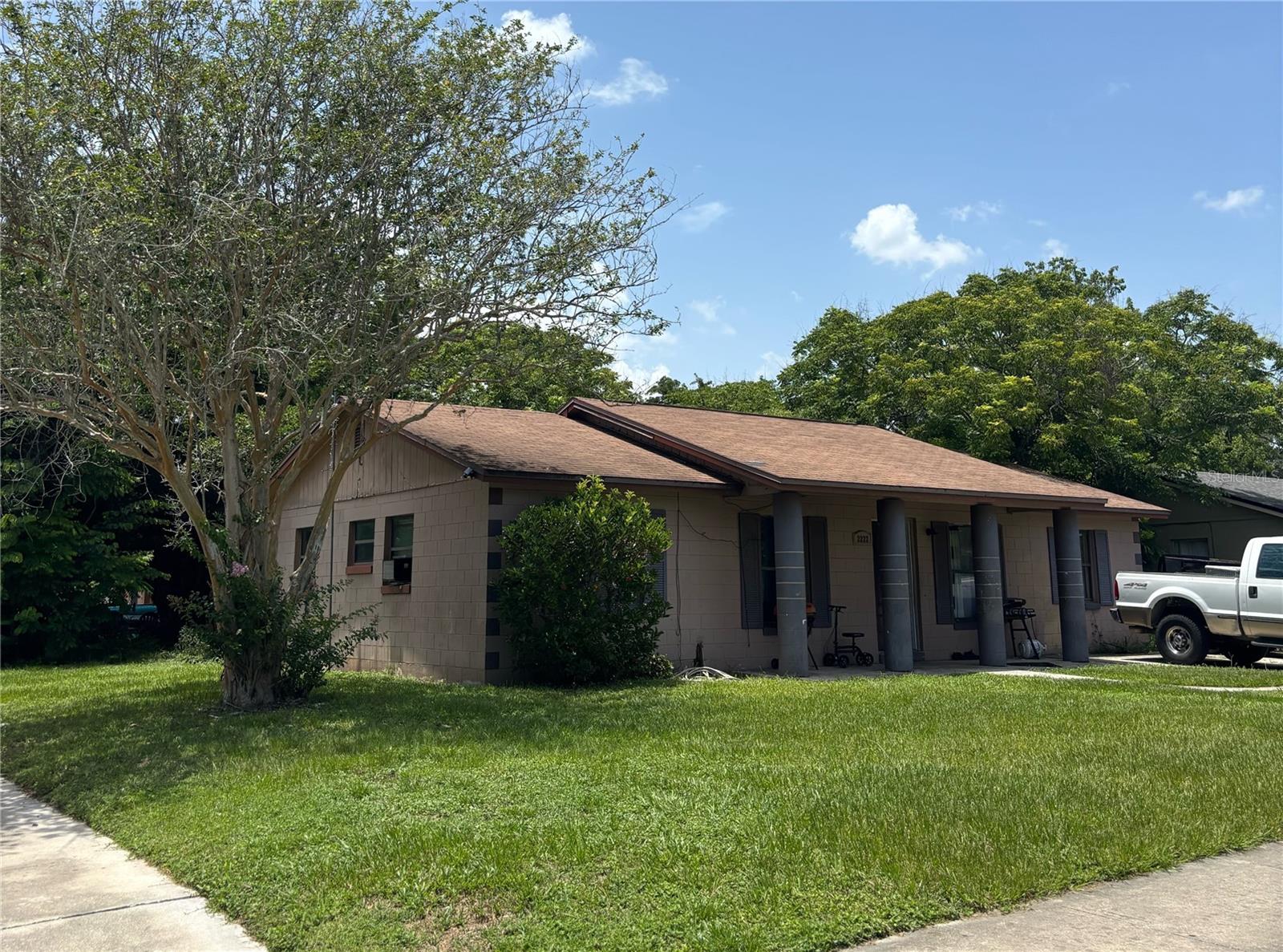2222 HARTWELL AVE Property Photo 1