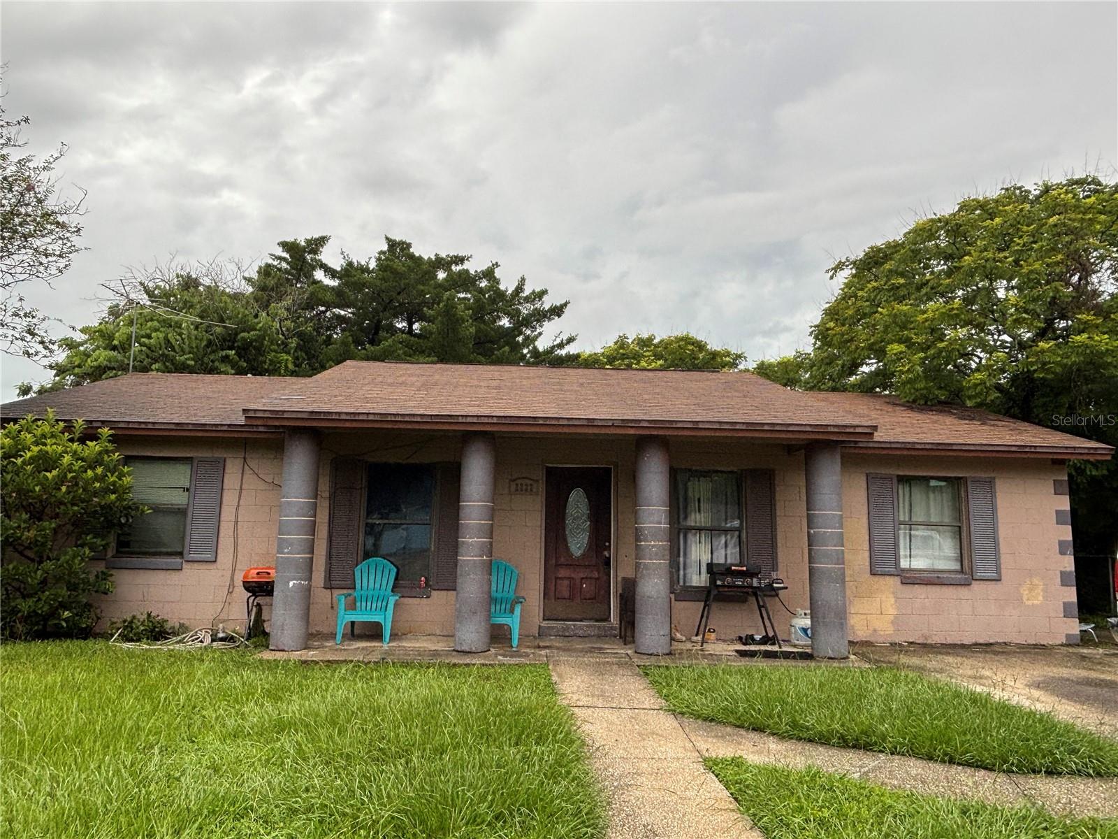 2222 Hartwell Ave Property Photo 2