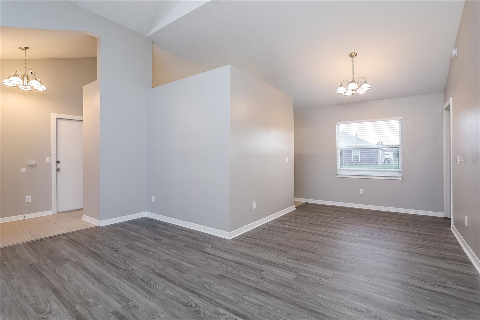 852 San Jose Ct Property Photo 3