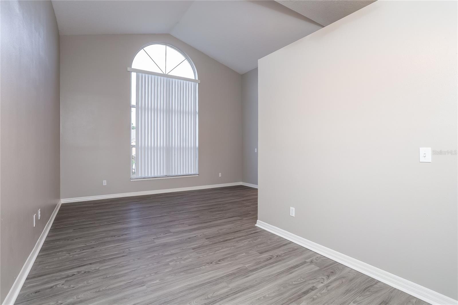 852 San Jose Ct Property Photo 4
