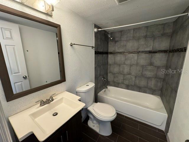 O6430986 Property Photo 7