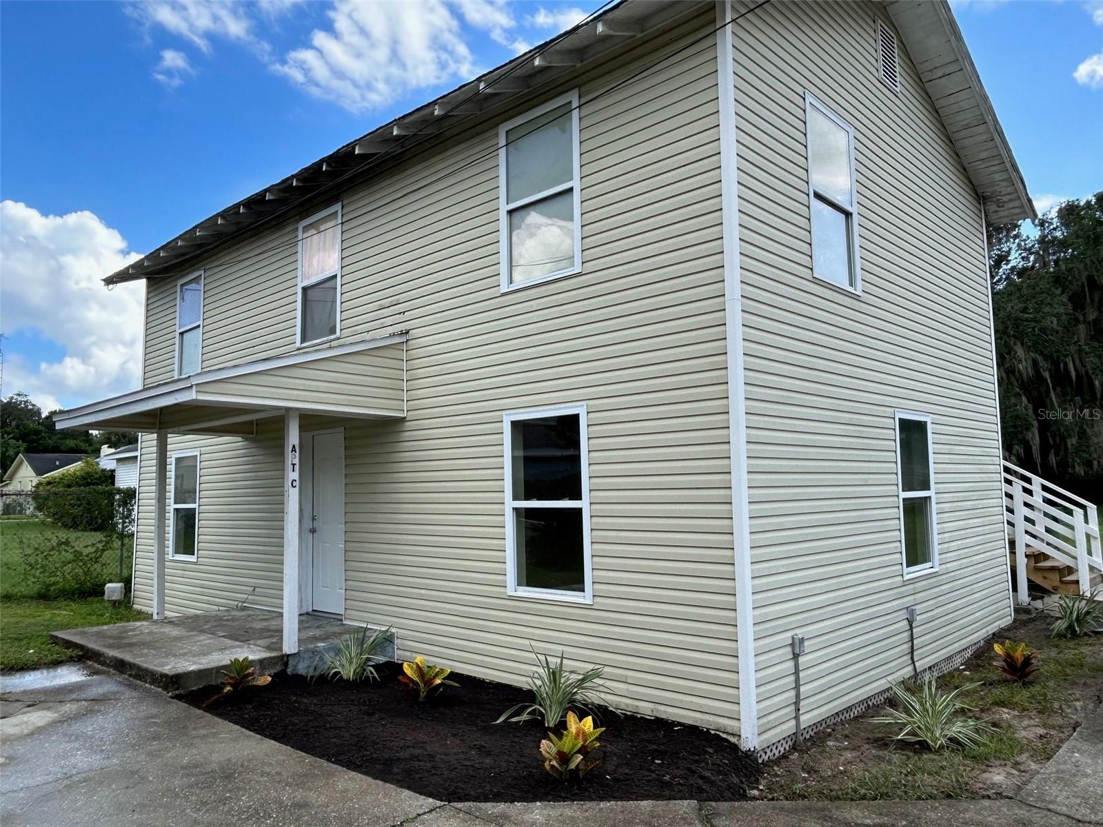 400 S 6TH ST