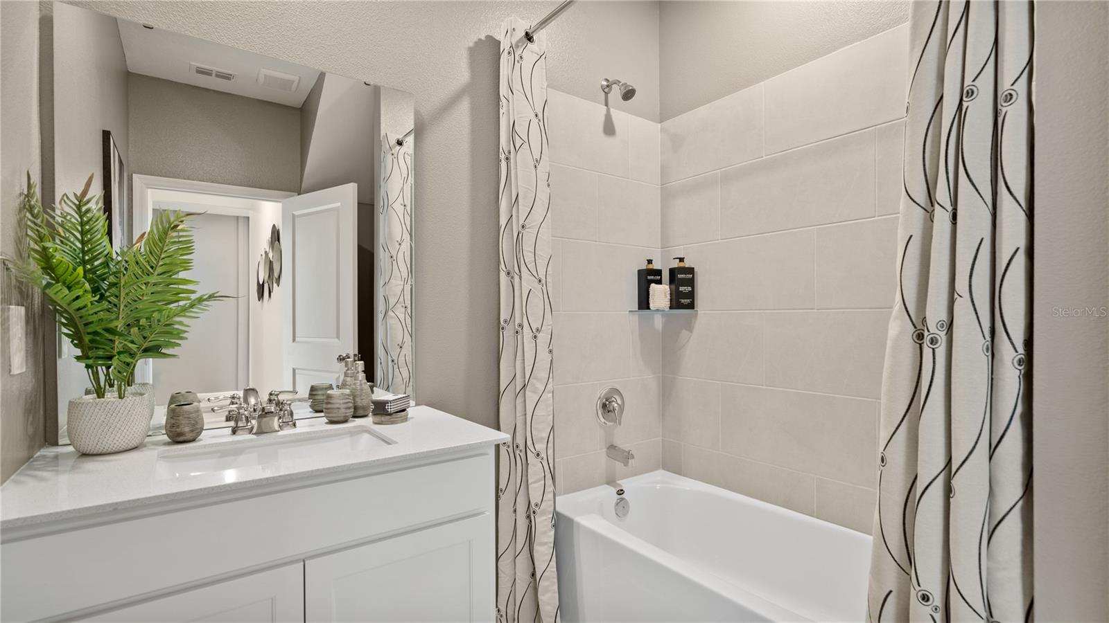2214 Jennio Dr Property Photo 10