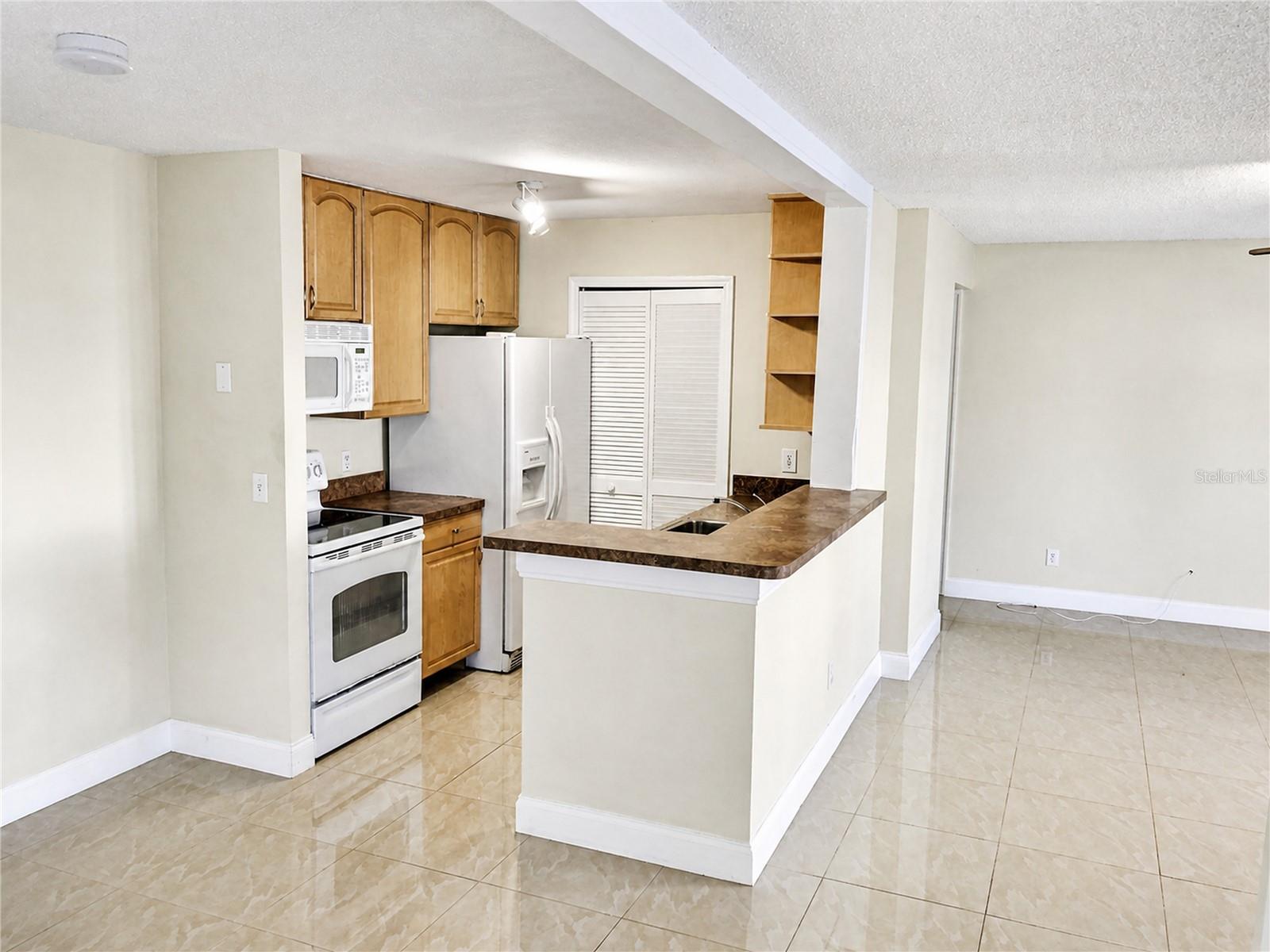 6112 Westgate Dr #101 Property Photo 2