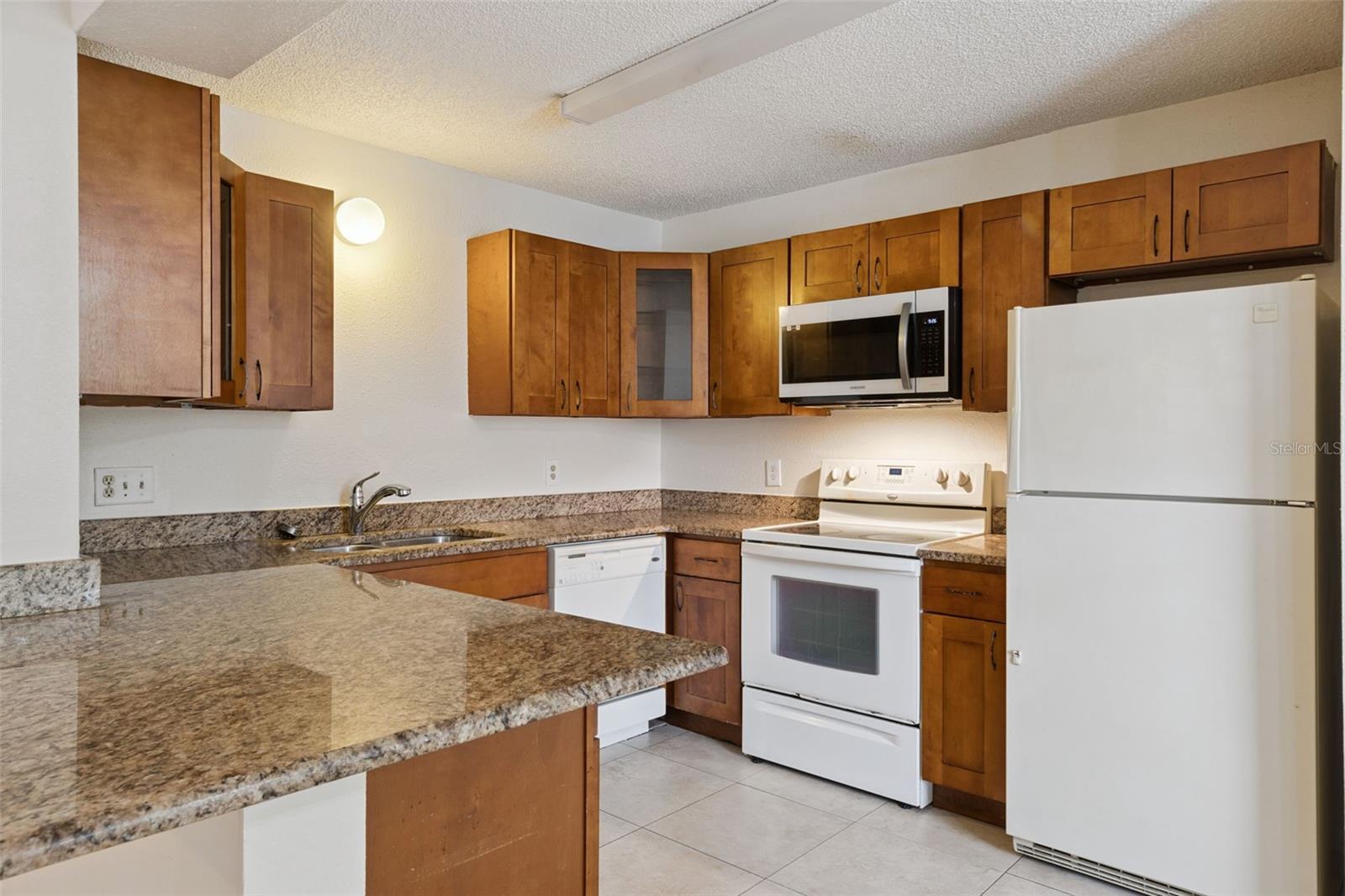 457 Hemlock St Property Photo 11