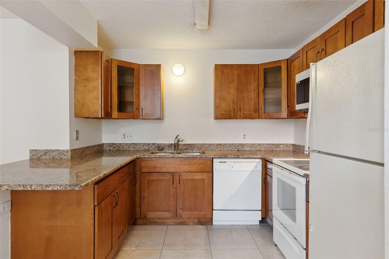457 Hemlock St Property Photo 12