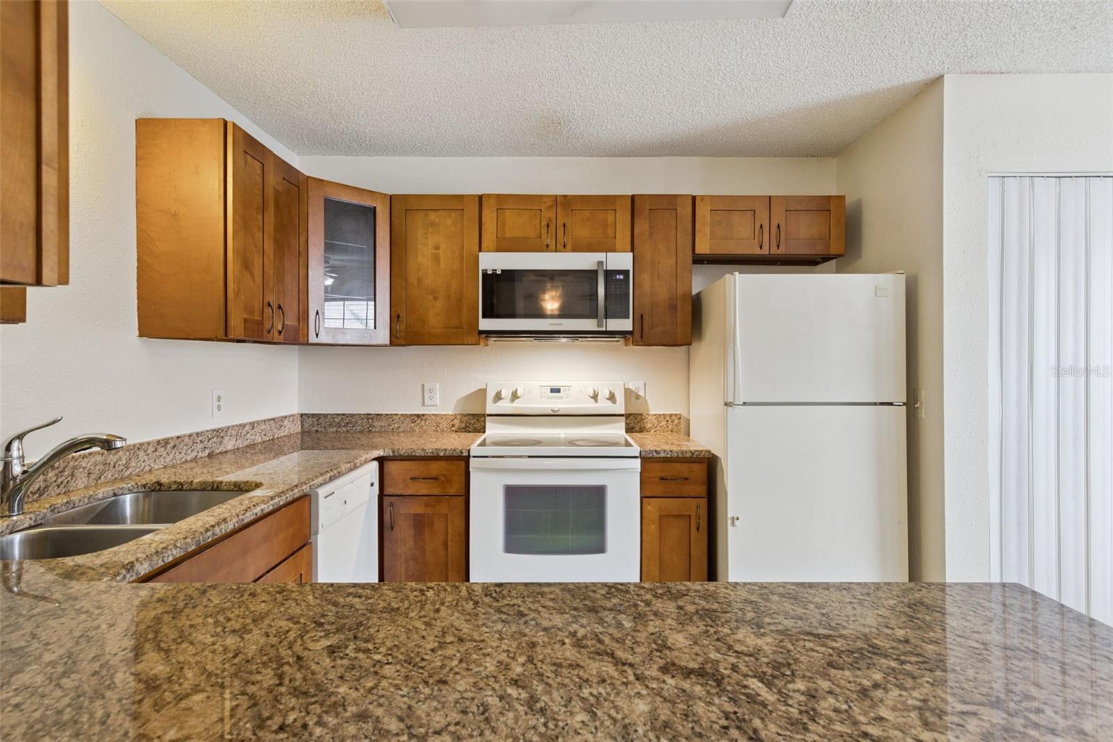 457 Hemlock St Property Photo 13