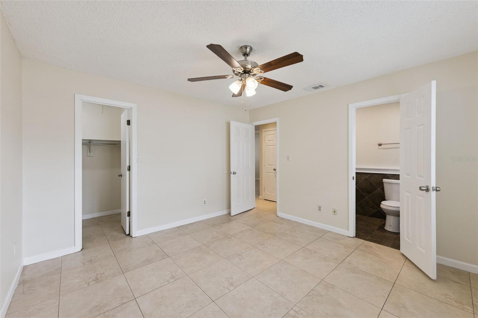 457 Hemlock St Property Photo 17