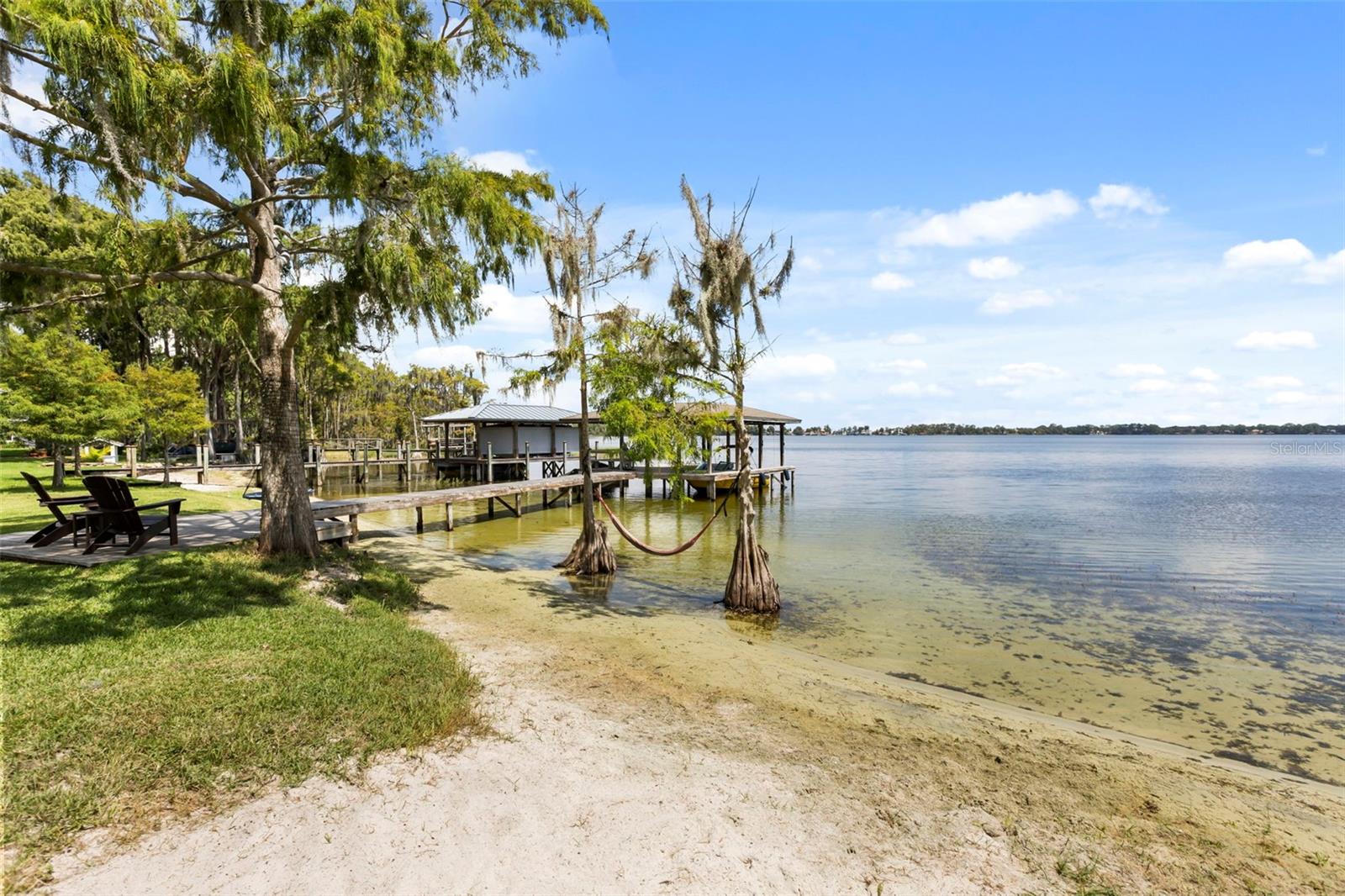 10430 Lake Cottage Ln Property Photo 7
