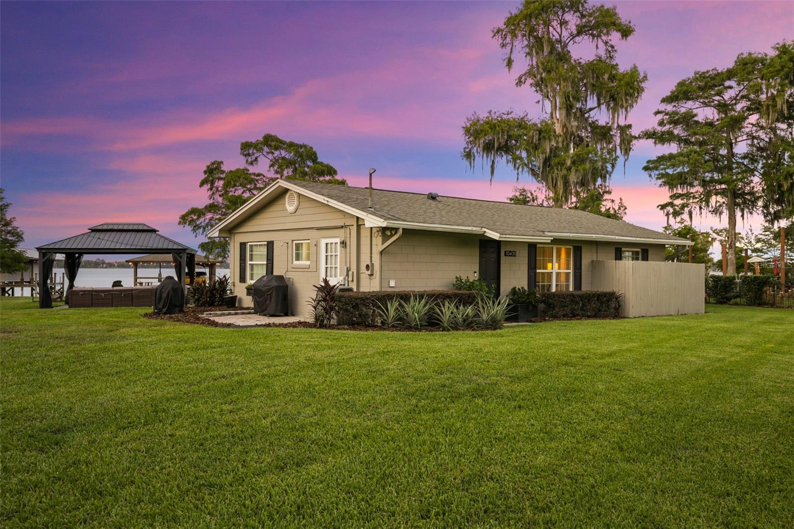 10430 Lake Cottage Ln Property Photo 15