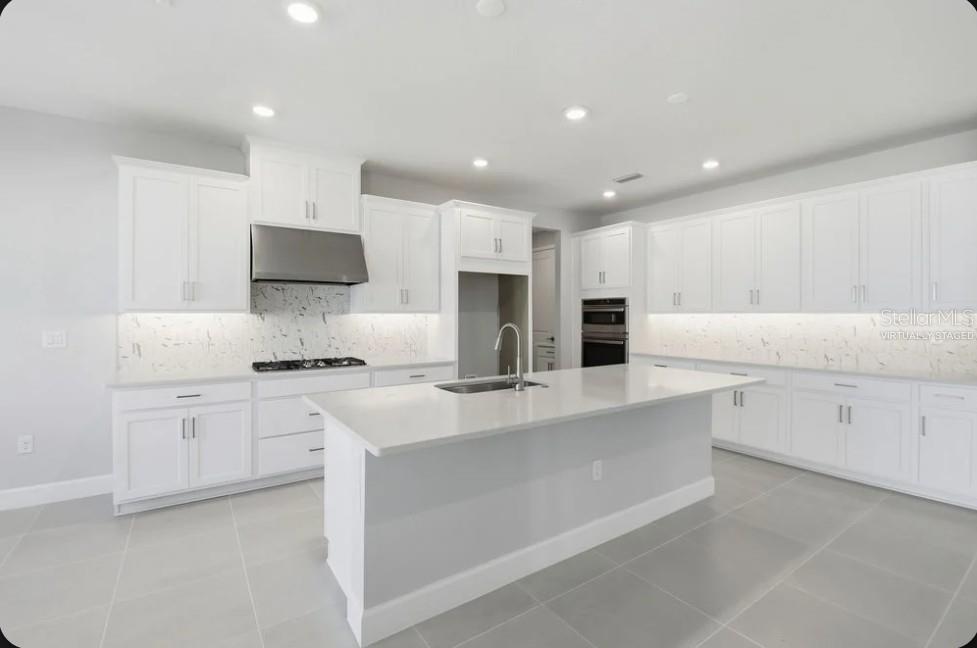 15993 Honey Harvest St Property Photo 7