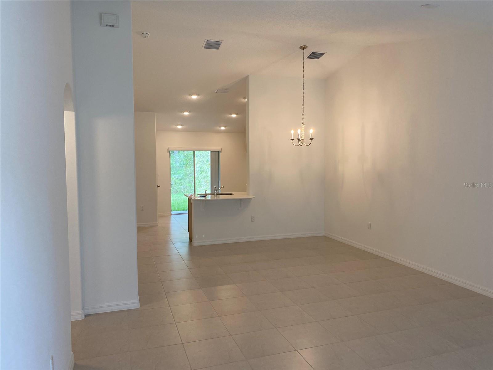 2 Ryapple Ln #a Property Photo 3