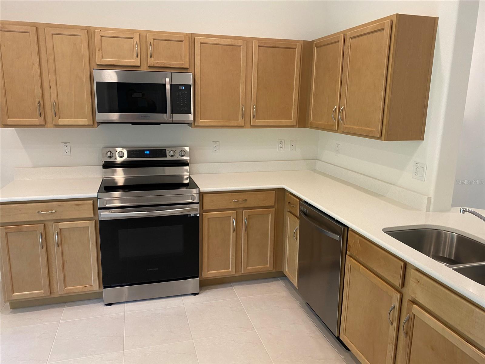 2 Ryapple Ln #a Property Photo 5